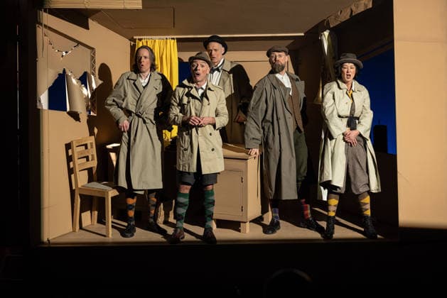 ERICH UND DIE DETEKTIVE EINE KÄSTNER REVUE Bürger Lars Dietrich, Krista Birkner, Mario Ramos, Oliver Seidel, Henrik Kairies ERICH UND DIE DETEKTIVE EINE KÄSTNER REVUE LIVE AM SCHLOSSPARK YARD öffentliche TV PHOTOPROBE im Schlosspark Theater in Berlin Copyright: xEventpressxFuhrx