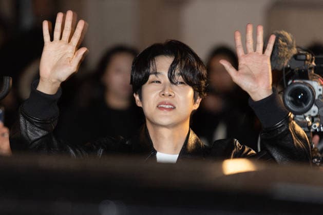 AMI Paris Menswear Arrivals Choi Woo-shik arrived at the AMI Paris Menswear Fall Winter 2026-2027 show as part of Paris Fashion Week on January 21, 2026 in Paris, France. Photo by Nasser Berzane ABACAPRESS.COM Paris France  Copyright: xBerzanexNasser ABACAx