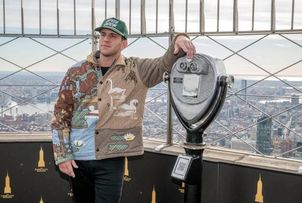 January 21, 2026, New York, Ny, United States: Illenium, musician and DJ visits the Empire State Building. Held at Empire State Building in New York. Zuma Press January 21, 2026. New York United States - ZUMAp281 20260121_zea_p281_003 Copyright: xPhotoxImagexPressx