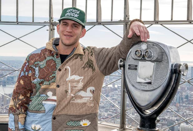 January 21, 2026, New York, Ny, United States: Illenium, musician and DJ visits the Empire State Building. Held at Empire State Building in New York. Zuma Press January 21, 2026. New York United States - ZUMAp281 20260121_zea_p281_004 Copyright: xPhotoxImagexPressx