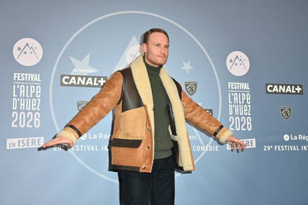 Alpe d Huez 29th Comedy Film Festival Yan Tual posing for a photocall during the 29th Comedy Film Festival in L Alpe d’Huez, France, on January 21, 2026. Photo by Mireille Ampilhac ABACAPRESS.COM L Alpe Du Huez France  Copyright: xAmpilhacxMireille ABACAx