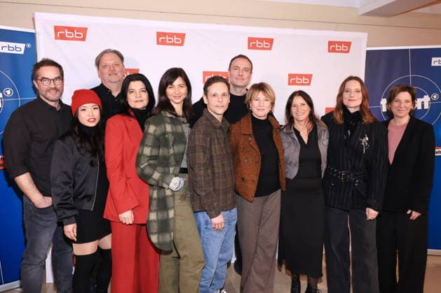 21 01 2026 , Moritz Anton, Trang Le Hong, Jens C Susa, Jasmin Tabatabai, Mira Thiel, Nils Kahnwald, Mark Waschke, Corinna Harfouch, Catherine Stoyan, Anne Ratte Polle and Verena Veihl at the premiere Tatort Gefahrengebiet, ARD, crime movie, at Delphi Filmpalast, Berlin, Berlin Germany, Germany