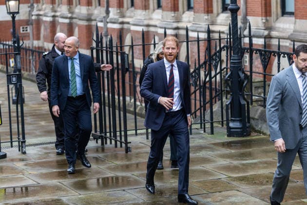 January 22, 2026, London, England, United Kingdom: Prince HARRY, the Duke of Sussex, arrives at the Royal Courts Of Justice, central London, for the fourth day of trial over allegations of unlawful information gathering brought against Associated Newspapers Limited (ANL) by seven people - the Duke of Sussex, Baroness Doreen Lawrence, Sir Elton John, David Furnish, Liz Hurley, Sadie Frost and Sir Simon Hughes. London United Kingdom - ZUMAs262 20260122_zip_s262_006 Copyright: xTayfunxSalcix