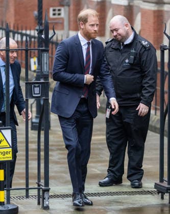 January 22, 2026, London, England, United Kingdom: Prince HARRY, the Duke of Sussex, arrives at the Royal Courts Of Justice, central London, for the fourth day of trial over allegations of unlawful information gathering brought against Associated Newspapers Limited (ANL) by seven people - the Duke of Sussex, Baroness Doreen Lawrence, Sir Elton John, David Furnish, Liz Hurley, Sadie Frost and Sir Simon Hughes. London United Kingdom - ZUMAs262 20260122_zip_s262_005 Copyright: xTayfunxSalcix