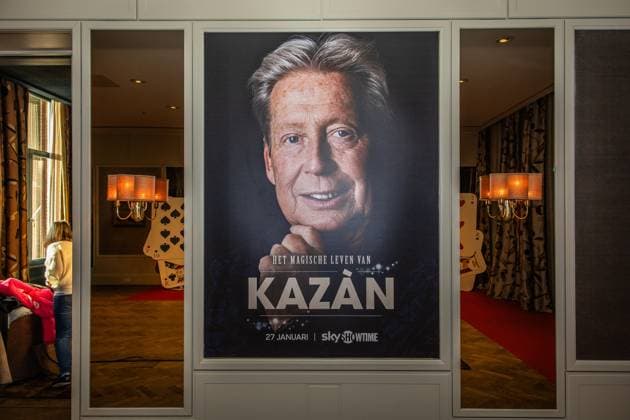 AMSTERDAM - Poster. Hans KazÃ n on the red carpet for the premiere of the documentary about Hans KazÃ n. The documentary tells the life story of the magician and presenter. DINGENA MOL ANP netherlands out - belgium out  Copyright: xx x548231175x originalFilename: 548231175.jpg