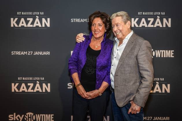 AMSTERDAM Hans KazÃ n and his wife Wendy walked the red carpet for the premiere of the documentary about Hans KazÃ n. The documentary tells the life story of the magician and presenter. DINGENA MOL ANP netherlands out - belgium out  Copyright: xx x548231183x originalFilename: 548231183.jpg