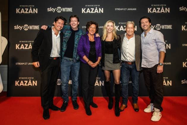 AMSTERDAM Hans KazÃ n and his family walked the red carpet for the premiere of the documentary about Hans KazÃ n. The documentary tells the life story of the magician and presenter. DINGENA MOL ANP netherlands out - belgium out  Copyright: xx x548231189x originalFilename: 548231189.jpg