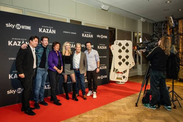 AMSTERDAM Hans KazÃ n and his family walked the red carpet for the premiere of the documentary about Hans KazÃ n. The documentary tells the life story of the magician and presenter. DINGENA MOL ANP netherlands out - belgium out  Copyright: xx x548231769x originalFilename: 548231769.jpg