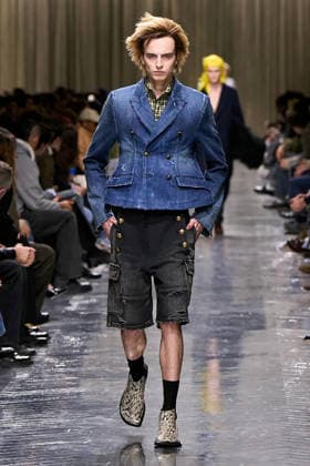 (260122) -- PARIS, Jan. 22, 2026 -- A model presents a creation from the menswear Fall Winter 2026-2027 collections by Dior Homme during the Paris Fashion Week, in Paris, France, on Jan. 21, 2026. ( Handout via Xinhua) FRANCE-PARIS-FASHION WEEK-DIOR HOMME MeetEurope 