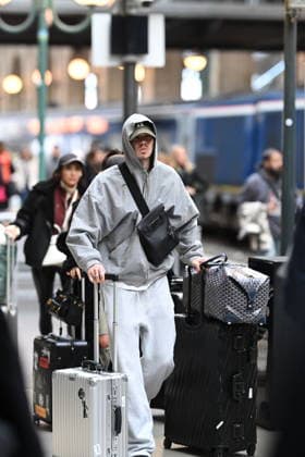 Romeo Beckham and his girlfriend Kim Turnbull arrive at Gare du Nord in Paris during Fashion Week PFW , on January 22, 2026 Pierre Perusseau Bestimage Romeo Beckham and his girlfriend Kim Turnbull arrive at Gare du Nord in Paris during Fashion Week PFW , on January 22, 2026 Paris France  Copyright: xPierrexPerusseaux xBestimagexPierrexPerusseaux xBestimagex