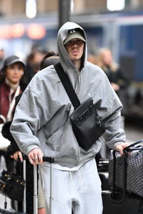 Romeo Beckham and his girlfriend Kim Turnbull arrive at Gare du Nord in Paris during Fashion Week PFW , on January 22, 2026 Pierre Perusseau Bestimage Romeo Beckham and his girlfriend Kim Turnbull arrive at Gare du Nord in Paris during Fashion Week PFW , on January 22, 2026 Paris France  Copyright: xPierrexPerusseaux xBestimagexPierrexPerusseaux xBestimagex