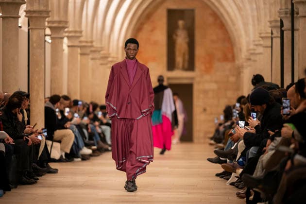 PFW - Issey Miyake Runway A model wears a creation as part of the Issey Miyake Fall Winter 2026-2027 Men s collection presented in Paris, Thursday, Jan. 22, 2026. Photo by Eliot Blondet ABACAPRESS.COM Paris France France  Copyright: xBlondetxEliot ABACAx