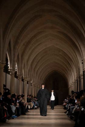 PFW - Issey Miyake Runway A model wears a creation as part of the Issey Miyake Fall Winter 2026-2027 Men s collection presented in Paris, Thursday, Jan. 22, 2026. Photo by Eliot Blondet ABACAPRESS.COM Paris France France  Copyright: xBlondetxEliot ABACAx