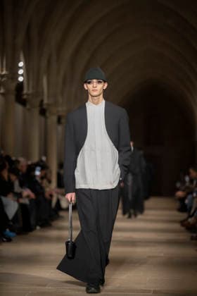 PFW - Issey Miyake Runway A model wears a creation as part of the Issey Miyake Fall Winter 2026-2027 Men s collection presented in Paris, Thursday, Jan. 22, 2026. Photo by Eliot Blondet ABACAPRESS.COM Paris France France  Copyright: xBlondetxEliot ABACAx
