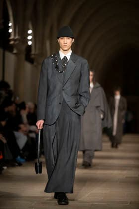 PFW - Issey Miyake Runway A model wears a creation as part of the Issey Miyake Fall Winter 2026-2027 Men s collection presented in Paris, Thursday, Jan. 22, 2026. Photo by Eliot Blondet ABACAPRESS.COM Paris France France  Copyright: xBlondetxEliot ABACAx