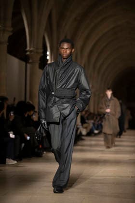 PFW - Issey Miyake Runway A model wears a creation as part of the Issey Miyake Fall Winter 2026-2027 Men s collection presented in Paris, Thursday, Jan. 22, 2026. Photo by Eliot Blondet ABACAPRESS.COM Paris France France  Copyright: xBlondetxEliot ABACAx