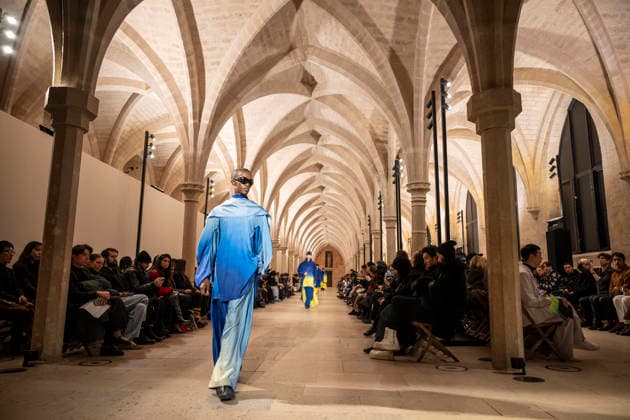 PFW - Issey Miyake Runway A model wears a creation as part of the Issey Miyake Fall Winter 2026-2027 Men s collection presented in Paris, Thursday, Jan. 22, 2026. Photo by Eliot Blondet ABACAPRESS.COM Paris France France  Copyright: xBlondetxEliot ABACAx