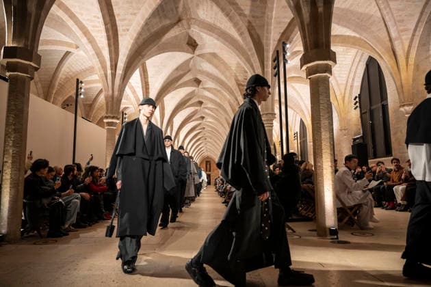 PFW - Issey Miyake Runway A model wears a creation as part of the Issey Miyake Fall Winter 2026-2027 Men s collection presented in Paris, Thursday, Jan. 22, 2026. Photo by Eliot Blondet ABACAPRESS.COM Paris France France  Copyright: xBlondetxEliot ABACAx