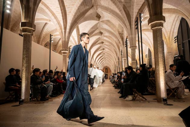 PFW - Issey Miyake Runway A model wears a creation as part of the Issey Miyake Fall Winter 2026-2027 Men s collection presented in Paris, Thursday, Jan. 22, 2026. Photo by Eliot Blondet ABACAPRESS.COM Paris France France  Copyright: xBlondetxEliot ABACAx