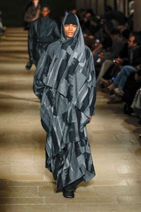Défilé Issey Miyake Collection Homme Prêt à Porter Automne Hiver 2026 2027 lors de la Fashion Week de Paris, le 22 janvier 2026 Issey Miyake Fashion Show Men Ready to Wear Fall Winter 2026 2027 Collection , during Paris Fashion Week, on January 22, 2026 Paris France  Copyright: xAgencex xBestimagexAgencex xBestimagex