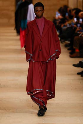 Défilé Issey Miyake Collection Homme Prêt à Porter Automne Hiver 2026 2027 lors de la Fashion Week de Paris, le 22 janvier 2026 Issey Miyake Fashion Show Men Ready to Wear Fall Winter 2026 2027 Collection , during Paris Fashion Week, on January 22, 2026 Paris France  Copyright: xAgencex xBestimagexAgencex xBestimagex