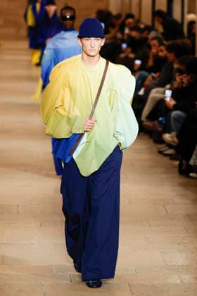 Défilé Issey Miyake Collection Homme Prêt à Porter Automne Hiver 2026 2027 lors de la Fashion Week de Paris, le 22 janvier 2026 Issey Miyake Fashion Show Men Ready to Wear Fall Winter 2026 2027 Collection , during Paris Fashion Week, on January 22, 2026 Paris France  Copyright: xAgencex xBestimagexAgencex xBestimagex