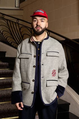 Oli at Drôle de Monsieur Collection Prêt à Porter Mode Masculine Automne Hiver 2026 2027 during Paris Fashion Week PFW , le 22 janvier 2026 Jeremy Melloul Bestimage Photocall Drole de Monsieur Fashion Show Menswear Collection Fall Winter 2026 2027 during Paris Fashion Week on January 22, 2026 Paris France  Copyright: xJeremyxMelloulx xBestimagexJeremyxMelloulx xBestimagex