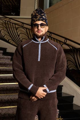 Juste Riadh au défilé Drôle de Monsieur Collection Prêt à Porter Mode Masculine Automne Hiver 2026 2027 lors de la Fashion Week de Paris PFW , le 22 janvier 2026 Jeremy Melloul Bestimage Photocall Drole de Monsieur Fashion Show Menswear Collection Fall Winter 2026 2027 during Paris Fashion Week on January 22, 2026 Paris France  Copyright: xJeremyxMelloulx xBestimagexJeremyxMelloulx xBestimagex