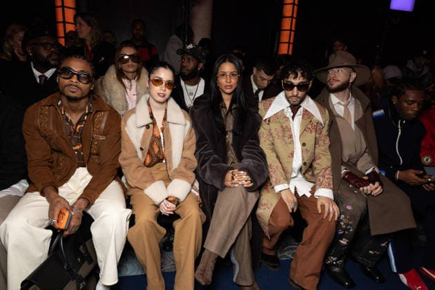 Madalena Aragao, Sofiane Pamart, Guillaume Héritier au défilé Drôle de Monsieur Collection Prêt à Porter Mode Masculine Automne Hiver 2026 2027 lors de la Fashion Week de Paris PFW , le 22 janvier 2026 Jeremy Melloul Bestimage Photocall Drole de Monsieur Fashion Show Menswear Collection Fall Winter 2026 2027 during Paris Fashion Week on January 22, 2026 Paris France  Copyright: xJeremyxMelloulx xBestimagexJeremyxMelloulx xBestimagex