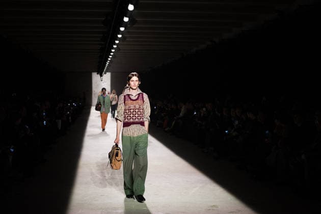 Dries Van Noten - Runway - Paris Fashion Week - Menswear Fall Winter 2026-2027 Models present creations by Dries Van Noten for the Menswear Ready-to-wear Fall-Winter 2026 2027 collection as part of the Men Paris Fashion Week in Paris on January 22, 2026. Photo by Alexis Jumeau ABACAPRESS.COM Paris France  Copyright: xJumeauxAlexis ABACAx