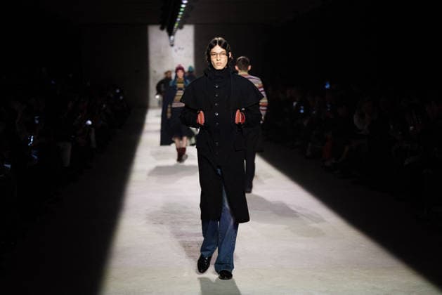 Dries Van Noten - Runway - Paris Fashion Week - Menswear Fall Winter 2026-2027 Models present creations by Dries Van Noten for the Menswear Ready-to-wear Fall-Winter 2026 2027 collection as part of the Men Paris Fashion Week in Paris on January 22, 2026. Photo by Alexis Jumeau ABACAPRESS.COM Paris France  Copyright: xJumeauxAlexis ABACAx