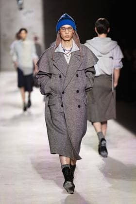 Dries Van Noten - Runway - Paris Fashion Week - Menswear Fall Winter 2026-2027 Models present creations by Dries Van Noten for the Menswear Ready-to-wear Fall-Winter 2026 2027 collection as part of the Men Paris Fashion Week in Paris on January 22, 2026. Photo by Alexis Jumeau ABACAPRESS.COM Paris France  Copyright: xJumeauxAlexis ABACAx