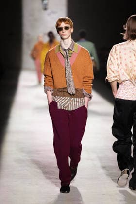 Dries Van Noten - Runway - Paris Fashion Week - Menswear Fall Winter 2026-2027 Models present creations by Dries Van Noten for the Menswear Ready-to-wear Fall-Winter 2026 2027 collection as part of the Men Paris Fashion Week in Paris on January 22, 2026. Photo by Alexis Jumeau ABACAPRESS.COM Paris France  Copyright: xJumeauxAlexis ABACAx