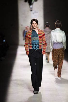 Dries Van Noten - Runway - Paris Fashion Week - Menswear Fall Winter 2026-2027 Models present creations by Dries Van Noten for the Menswear Ready-to-wear Fall-Winter 2026 2027 collection as part of the Men Paris Fashion Week in Paris on January 22, 2026. Photo by Alexis Jumeau ABACAPRESS.COM Paris France  Copyright: xJumeauxAlexis ABACAx