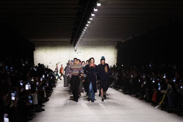 Dries Van Noten - Runway - Paris Fashion Week - Menswear Fall Winter 2026-2027 Models present creations by Dries Van Noten for the Menswear Ready-to-wear Fall-Winter 2026 2027 collection as part of the Men Paris Fashion Week in Paris on January 22, 2026. Photo by Alexis Jumeau ABACAPRESS.COM Paris France  Copyright: xJumeauxAlexis ABACAx