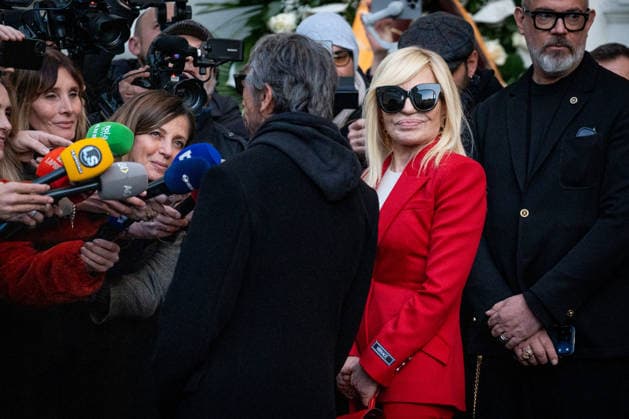 Valentino Garavani s Mortuary Chapel in Rome - 22 Jan 2026 Donatella Versace and Pierpaolo Piccioli arrive at the PM23 exhibition site, where Valentino Garavani, who died on January 20, 2026, is lying in state before the funeral. Rome Italy Copyright: xStefanoxCostantinox xSOPAxImagesx SCOSTANTINO_26CRO0494