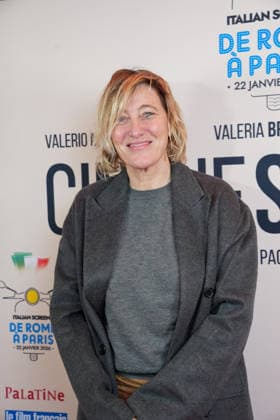 Valeria Bruni Tedeschi Avant première française du film Cinque secondi au Publicis Cinémas, dans le cadre du Troisième Gala du cinéma italien le 22 janvier 2026 Anne Sophie Guebey Bestimage Photocall for the premiere of the film Cinque secondi at Publicis Cinémas, as part of the Third Italian Film Gala in Paris on january 22nd 2026 Paris  Copyright: xAnne-SophiexGuebeyx xBestimagexAnne-SophiexGuebeyx xBestimagex