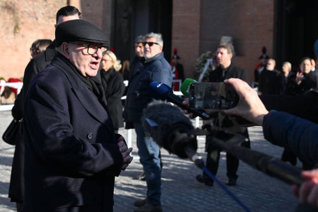 News - Funerali di Valentino Garavani Dante Ferretti and Francesca Lo Schiavo during Valentino Garavani s Funeral 2026 on Jan 23, 2026 in Rome, Italy. during Funerali di Valentino Garavani, News in Roma, Italy, January 23 2026 Roma Roma Italy Copyright: xRobertoxRamacciax xLiveMediax LPN_2255233