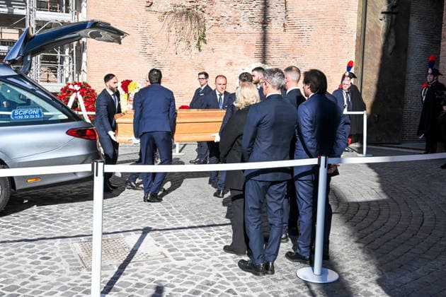 Rome, Death of Valentino Garavani - Funeral in the Basilica of Santa Maria degli Angeli e dei Martiri - In the photo: arrival of the coffin  Copyright: xMaurizioxD Avanzox xipa-agency.netx xD AngeloxD AvanzoxLandix IPA_Agency_IPA70450880