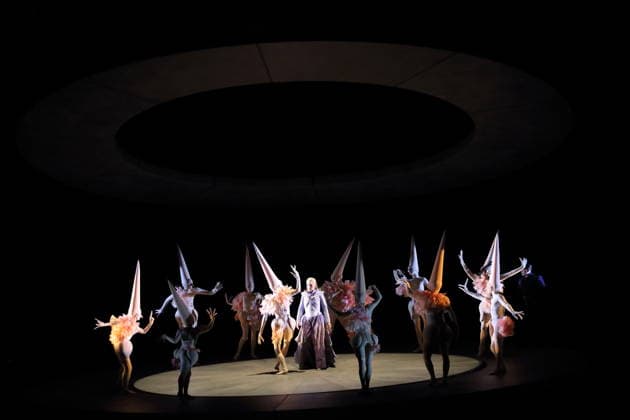 Laura Wilde as Violanta and ensemble during the photo rehearsal for Violanta at the Deutsche Oper in Berlin, January 22, 2026 Opera in one act by Erich Wolfgang Korngold Musical direction Donald Runnicles Production David Hermann Stage Jo Schramm Costumes Sybille Wallum Premiere is on January 25, 2026 Deutsche Oper Berlin Violanta