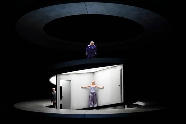 Olafur Sigurdarson above as Simone Trovai as well as Mihails Culpajevs as Alfonso and Laura Wilde as Violanta during the photo rehearsal for Violanta at the Deutsche Oper in Berlin, January 22, 2026 Opera in one act by Erich Wolfgang Korngold Musical direction Donald Runnicles Production David Hermann Stage Jo Schramm