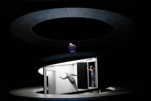 Olafur Sigurdarson above as Simone Trovai as well as Mihails Culpajevs as Alfonso and Laura Wilde as Violanta during the photo rehearsal for Violanta at the Deutsche Oper in Berlin, January 22, 2026 Opera in one act by Erich Wolfgang Korngold Musical direction Donald Runnicles Production David Hermann Stage Jo Schramm