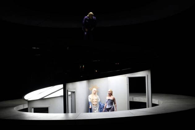 Olafur Sigurdarson as Simone Trovai and Laura Wilde as Violanta and ensemble during the photo rehearsal for Violanta at the Deutsche Oper in Berlin, January 22, 2026 Opera in one act by Erich Wolfgang Korngold Musical direction Donald Runnicles Production David Hermann Stage Jo Schramm Costumes Sybille Wallum Premiere is on January 25, 2026 Deuts