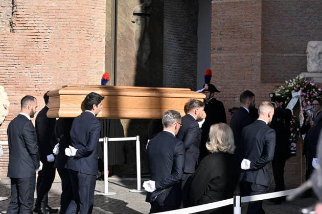 Valentino Garavani s Funeral Basilica of Santa Maria degli Angel, funeral of fashion designer Valentino Garavani. Pictured is the coffin entering the church. . Rome, Italy 23 january 2026, Credit:Maria Laura Antonelli Avalon Italy, Rome  Copyright: xMariaxLauraxAntonellix xAvalonx 1068599772