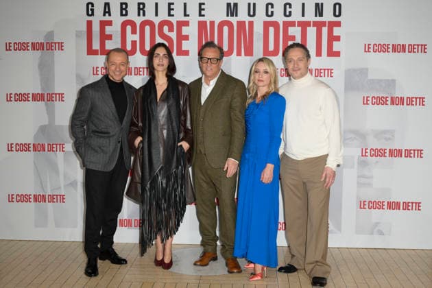 Le cose non dette photocall in Roma, Italy - 23Jan 2026 Stefano Accorsi (l), Miriam Leone (l), Gabriele Muccino (c), Carolina Crescentini (r) and Claudio Santamaria (r) attend the photocall of movie Le cose non dette at Naiadi Hotel. Rome Italy Copyright: xMarioxCartellix xSOPAxImagesx _DSC1058