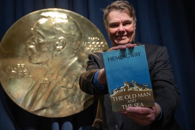 American Hemingway expert Curtis DeBerg hands over the Hemingway book The Old Man and the Sea to the Nobel Prize Museum The book has a dedication that is believed to be the last known writing by the author and Nobel Prize winner Ernest Hemingway The book will in the future be in the Nobel Prize Museum s collections Stockholm, Sweden 26 January 2026 STOCKHOLM S  Copyright: xFredrikxSandberg TTx HEMINGWAY NOBEL PRIZE MUSEUM SQFYvemggoc