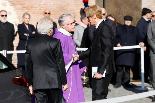 Valentino’s funeral arrivals ROME, ITALY - JANUARY 23: Giancarlo Giammetti, Carlos Souza, Charlene Shorto, Sean Souza, Vernon Bruce Hoeksema the fashion designer Valentino Garavani’s funeral, held at the Basilique Santa Maria degli Angeli, on January 23, 2026 in Rome, Italy. Photo by Marco Piovanotto Abacapress.com  Copyright: xPiovanottoxMarco ABACAx