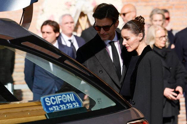 Valentino’s funeral arrivals ROME, ITALY - JANUARY 23: Olivia Palermo, Johannes Huebl attends the fashion designer Valentino Garavani’s funeral, held at the Basilique Santa Maria degli Angeli, on January 23, 2026 in Rome, Italy. Photo by Marco Piovanotto Abacapress.com  Copyright: xPiovanottoxMarco ABACAx