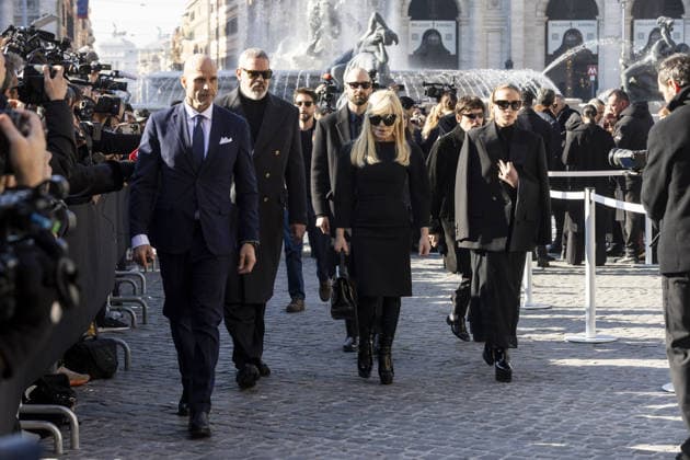 Funeral of famous Italian fashion designer Valentino Garavani in Rome ROME, ITALY - JANUARY 23: (----EDITORIAL USE ONLY - MANDATORY CREDIT - FONDAZIONE VALENTINO GARAVANI E GIANCARLO GIAMETTI HANDOUT - NO MARKETING NO ADVERTISING CAMPAIGNS - DISTRIBUTED AS A SERVICE TO CLIENTS----) Italian fashion designer Donatella Versace (C) attends the funeral of famous Italian fashion designer Valentino Garavani at the Basilica di Santa Maria degli Angeli e dei Martiri in Rome, Italy on January 23, 2026. Italian fashion designer Valentino Garavani died at the age of 93 in Rome on January 19. Fondazione Valentino Garavani e Giancarlo Giametti Handout Anadolu Rome Italy. Editorial use only. Please get in touch for any other usage.  Copyright: x2026xAnadoluxFondazionexValentinoxGaravanixexGiancarloxGiamettix xHandoutx