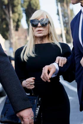 Valentino’s funeral arrivals ROME, ITALY - JANUARY 23: Donatella Versace attends the fashion designer Valentino garavani’s funeral, held at the Basilique Santa Maria degli Angeli, on January 23, 2026 in Rome, Italy. Photo by Marco Piovanotto Abacapress.com  Copyright: xPiovanottoxMarco ABACAx